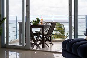 Blue Serenity Oceanfront Penthouse Tower Isle
