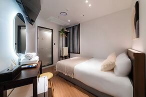 LAHA Boutique DDP Dongdaemun