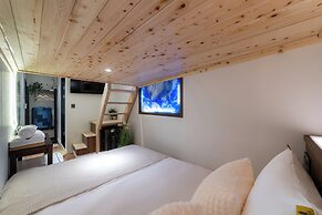 LAHA Boutique DDP Dongdaemun