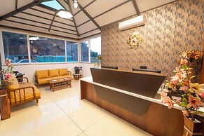 Ritz Valley Resort