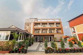Ritz Valley Resort