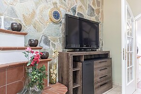 Cozy Room With Shared Garden Access