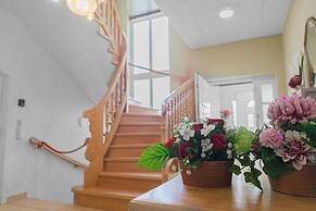 Cozy Room With Shared Garden Access