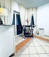 Cozy Room With Shared Garden Access