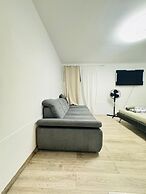Cozy Room With Shared Garden Access