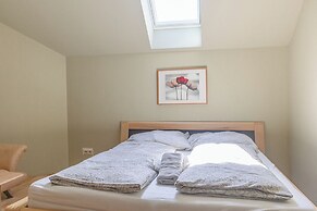 Cozy Room With Shared Garden Access