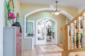 Cozy Room With Shared Garden Access