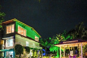 Alaya Stays Moonstone meadows With Pool
