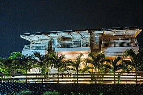 Alaya Stays Moonstone meadows With Pool