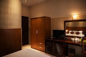 Seven Days Hotel