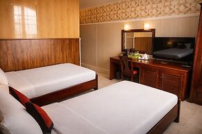 Seven Days Hotel