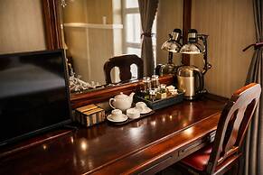 Seven Days Hotel
