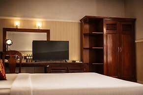 Seven Days Hotel