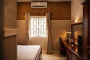 Seven Days Hotel