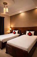 Seven Days Hotel