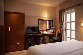 Seven Days Hotel