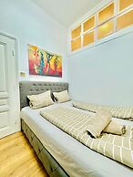Simple Private Room Steps from Augarten