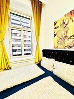 Simple Private Room Steps from Augarten