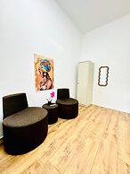 Simple Private Room Steps from Augarten