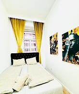 Simple Private Room Steps from Augarten