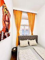 Simple Private Room Steps from Augarten