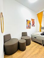 Simple Private Room Steps from Augarten
