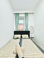 Simple Private Room Steps from Augarten