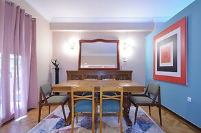 A modern and neoclassical apartment