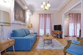 A modern and neoclassical apartment