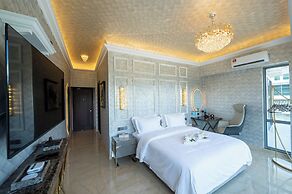Regis by Ritz Imago Mall Loft B