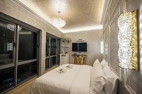 Regis by Ritz Imago Mall Loft B