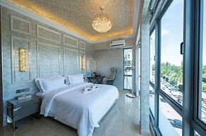 Regis by Ritz Imago Mall Loft B