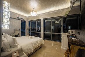 Regis by Ritz Imago Mall Loft B