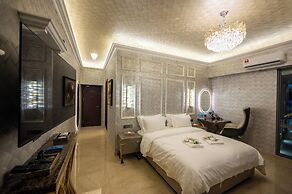 Regis by Ritz Imago Mall Loft B