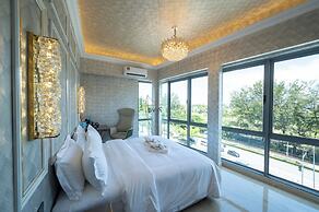 Regis by Ritz Imago Mall Loft B