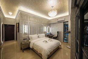 Regis by Ritz Imago Mall Loft B