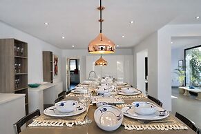 Villa Solreya Contemporary Oasis With Pool