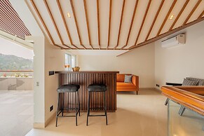 ELIVAAS privé Royce Cottage 4BHK Villa