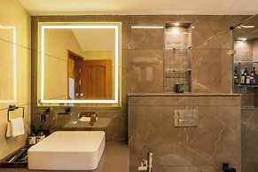 ELIVAAS privé Royce Cottage 4BHK Villa