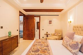 ELIVAAS privé Royce Cottage 4BHK Villa