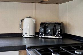 Host Stay Wentbridge Lodge