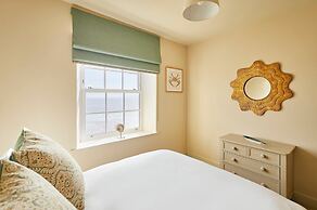 Host and Stay Sea View