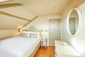 Host and Stay Sea View