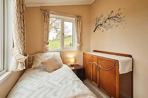 Host Stay - The Lodge High House