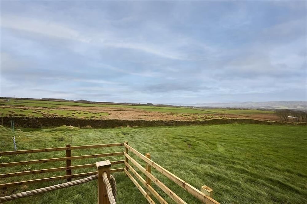 Host Stay Curlews Rest