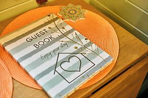 Host Stay Curlews Rest