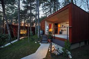Theodosius Glamping Mobile Home