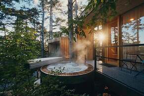 Theodosius Glamping Mobile Home