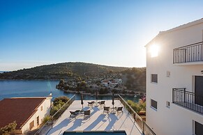 Villa La Fortezza With sea View