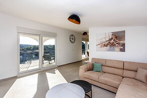 Villa La Fortezza With sea View
